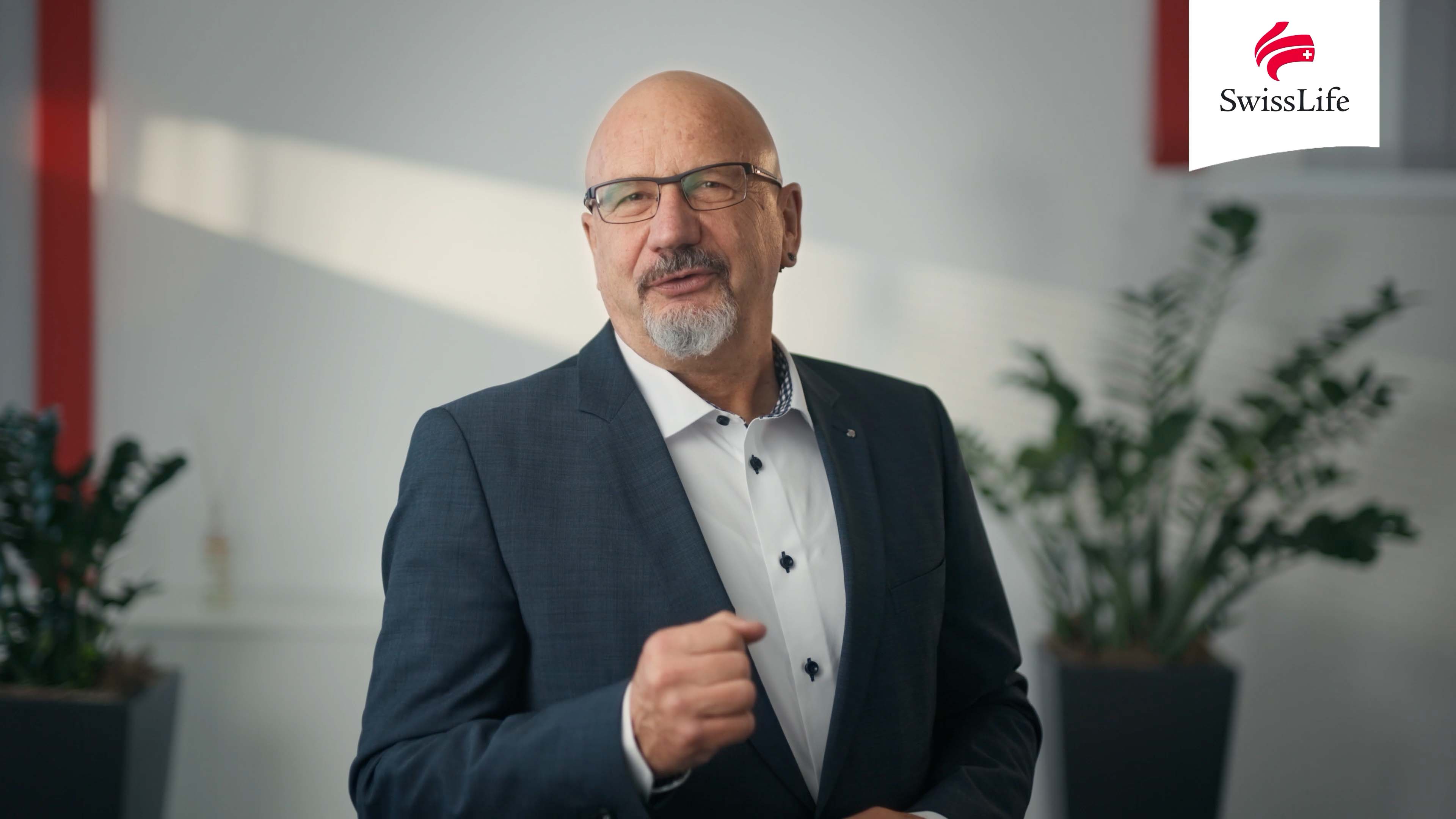 Standbild aus dem Film „Swiss Life Portraitvideo Hans-Rudolf Rickli“